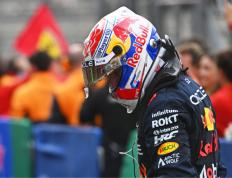 PG平台-关于阿斯顿马丁鏖战红牛车队，拉塞尔统治全场的信息